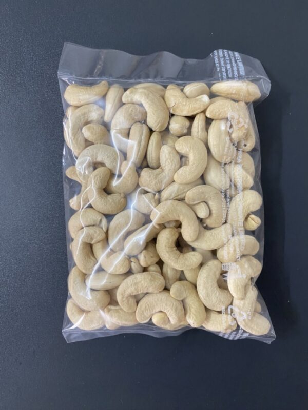 Whole Cashews, 100% Natural, 200 Grams